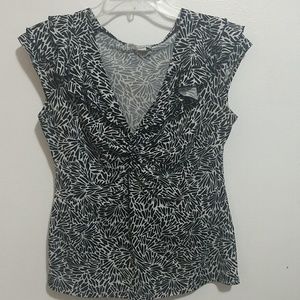 Woman's short sleeve blouse.